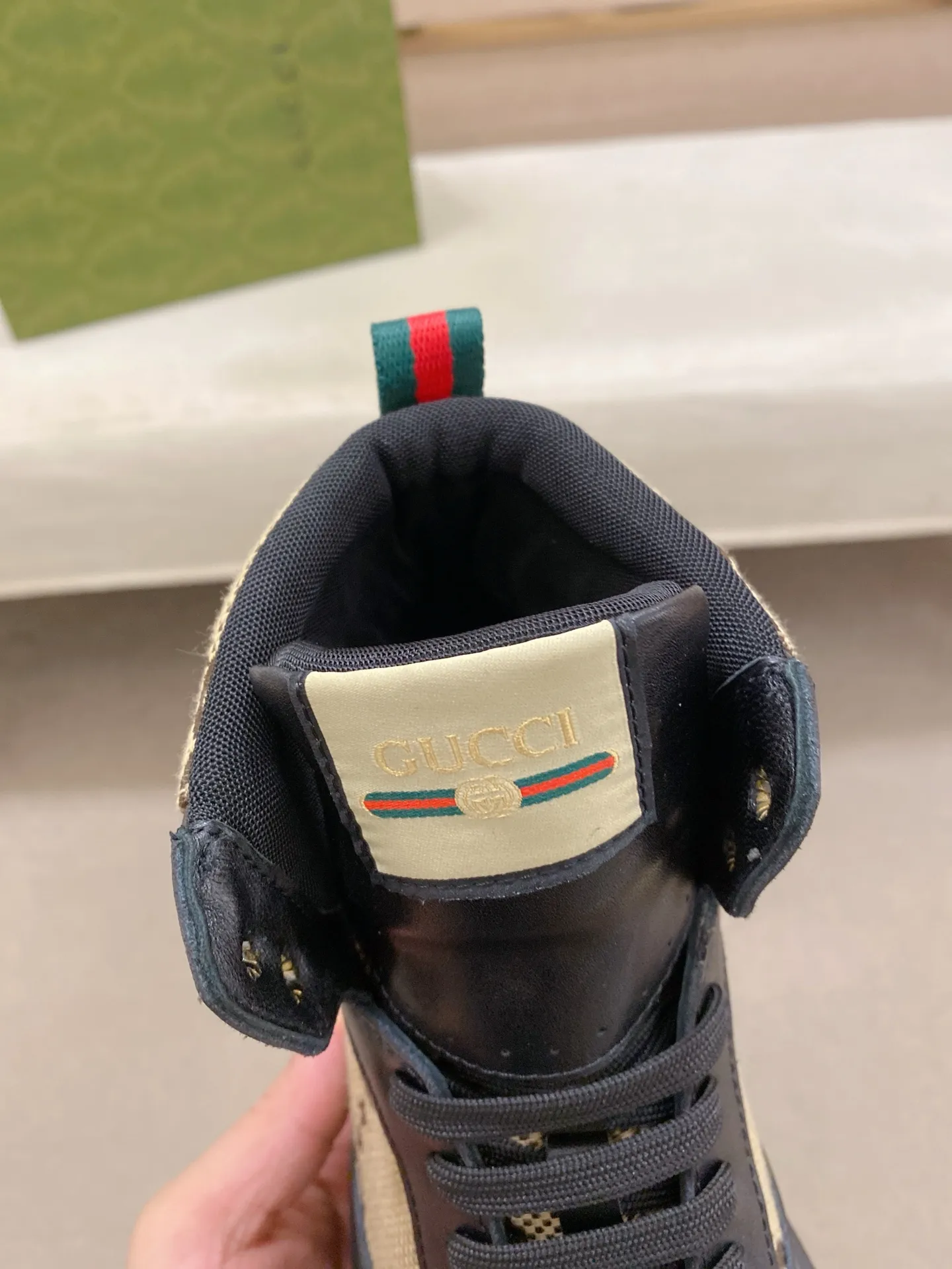 Men's clothing and shoes: 420💰 (GUCCI) The latest model from the official website🎁🎁Casual and fashionable men's shoes👟, hot style💥The version is simple and elegant, exclusive for trendy men. The unique latest brand elements from the official website👑Original Gucci decoration, fashionable and generous, the fabric is original cowhide ✅Mesh breathable lining, the official website specifies wear-resistant casual outsole, the classic model is taken in kind at the counter🎬38-44 (can be customized for 45 non-refundable)